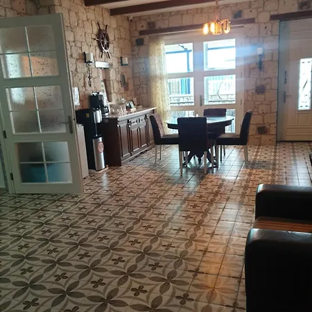 Catkapi Ciftlikkoey -izmir 홈스테이 Çeşme